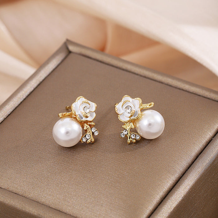 White Rose Clear Floral Pearl Look Bead Stud Earrings