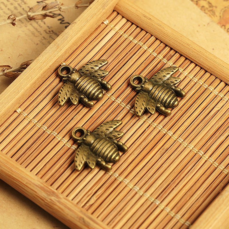 21x16mm Vintage Alloy Bee Charm Pendant