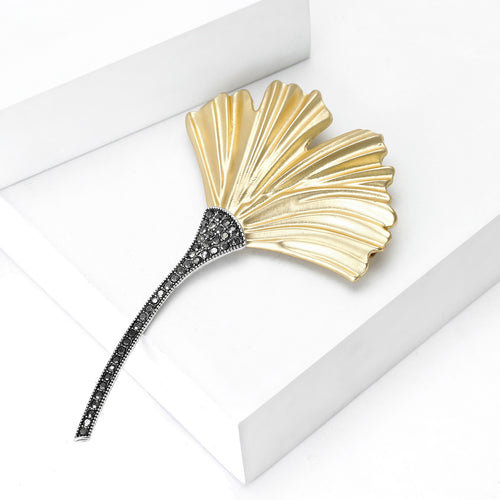 Two tone ginkgo leaf in a second product view
