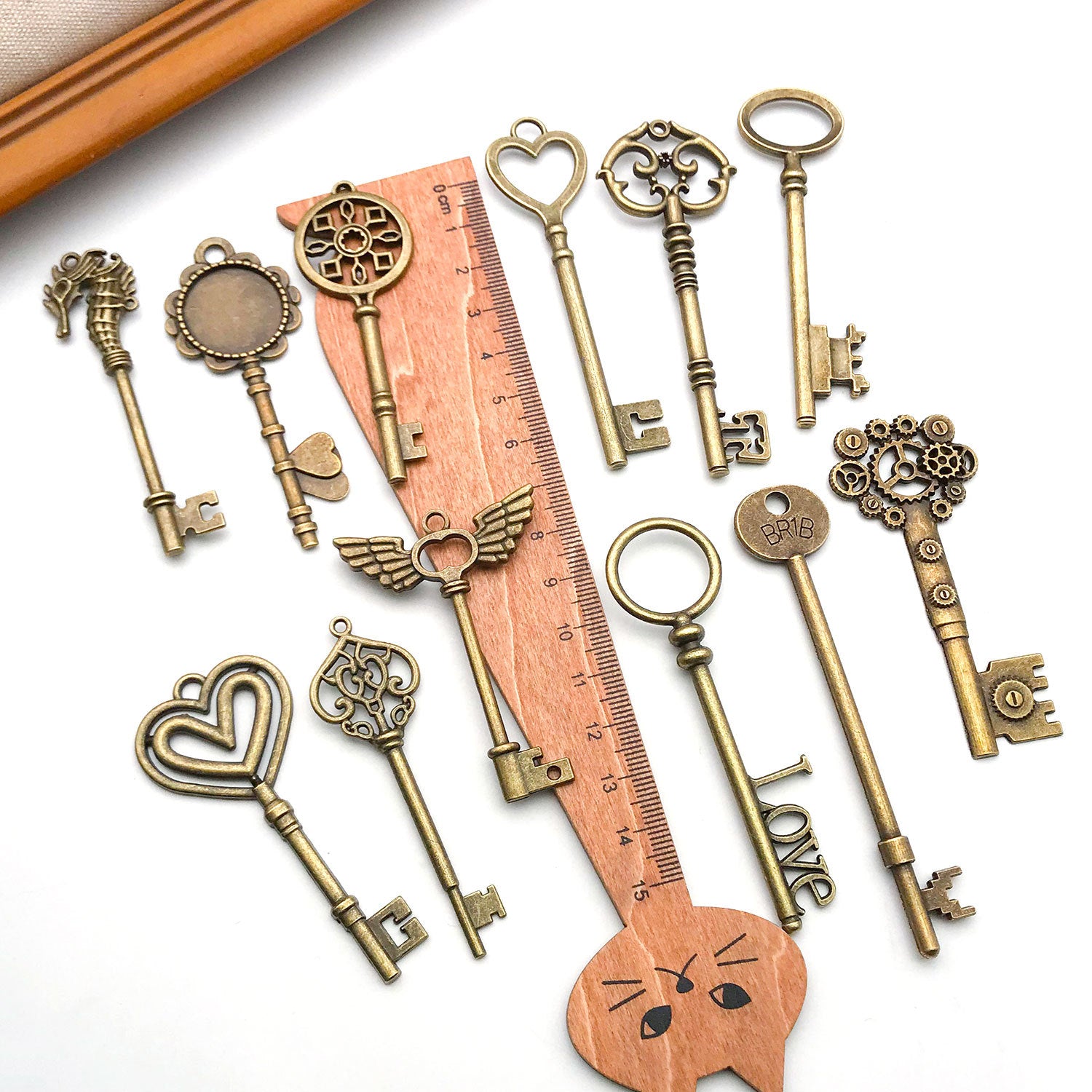 Antique Bronze Zinc Alloy Large Key Charm Pendant for DIY Necklace Jewelry Making