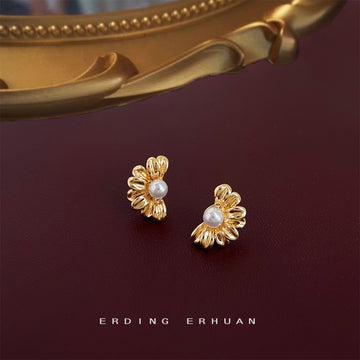 Mini Gold Daisy Stud Earrings With White Pearl Center
