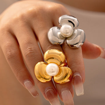 Three-Petal Flower Pearl Rings and Stud Earrings Gold Steel
