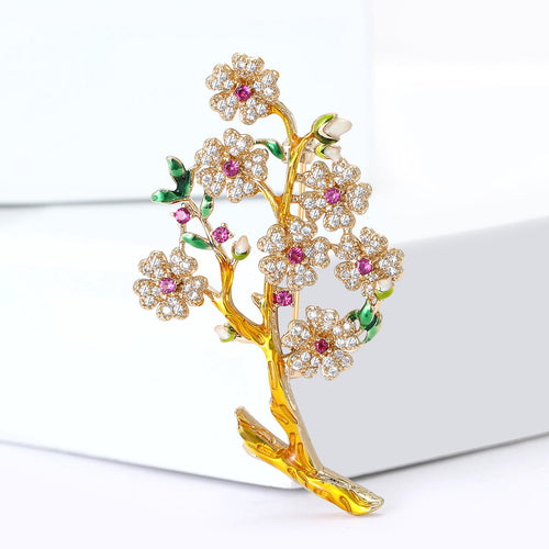 Angled display of the brooch design
