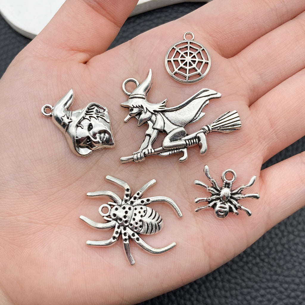 Antique Silver Zinc Alloy Halloween Spider Skull charm pendants for DIY bracelets necklaces