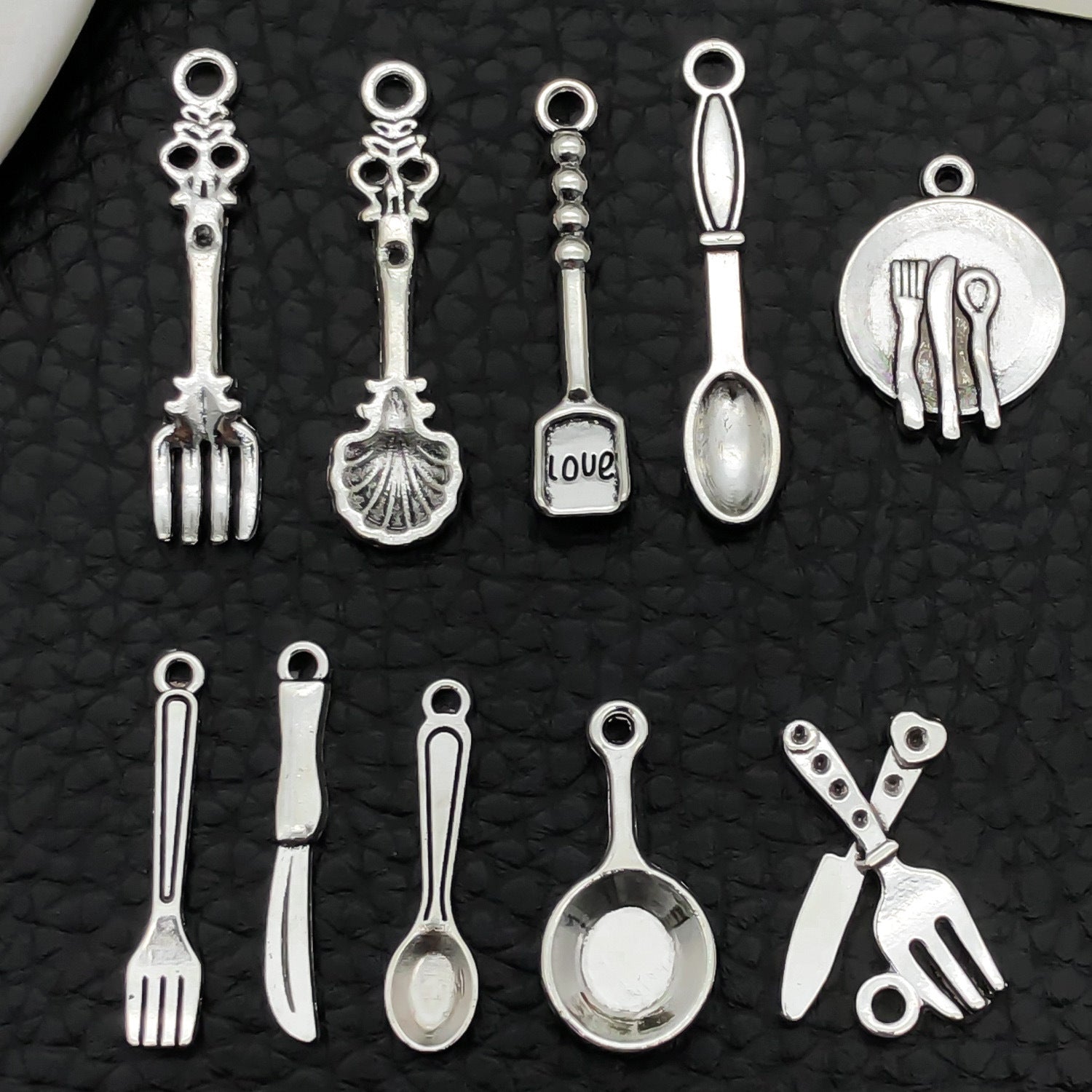 Antique Silver Zinc Alloy Knife Fork Spoon Tableware Charm Pendant for DIY Bracelet