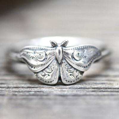 Head-on antique silver engraved moth butterfly fashion ring