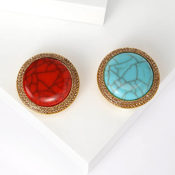 Round Crackle Stone Brooch With A Round Veined Cabochon Bordered By Small Amber Crystals