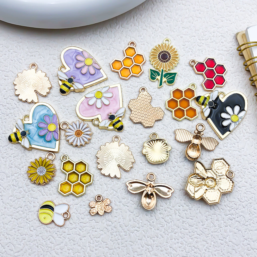 Enamel Zinc Alloy Bee Honeycomb Daisy Charm Pendant for DIY Earrings Necklace
