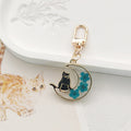 Crescent Moon Cat Dried Flower Resin Keychains 3 Colors view 5