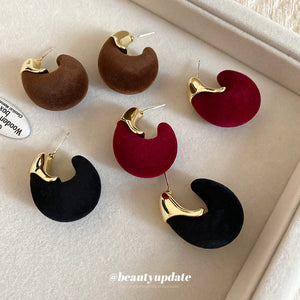 Gold Tone Flocked Crescent Stud Earrings in Black and Brown