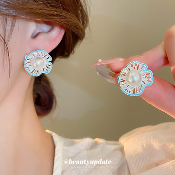 Blue Shell and Pearl Floral Stud Earrings Fashion Earrings