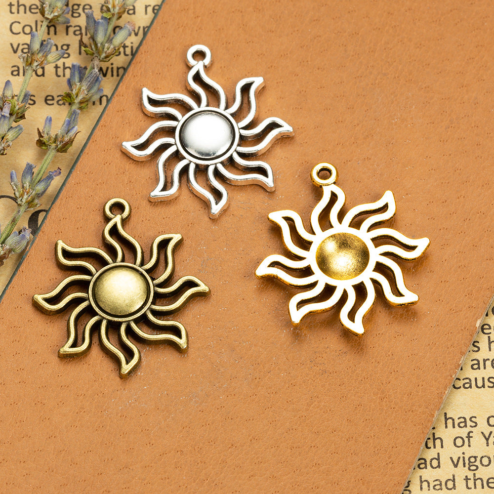 34x31mm Vintage Sun Alloy Charm Pendant for Necklace or Clothing