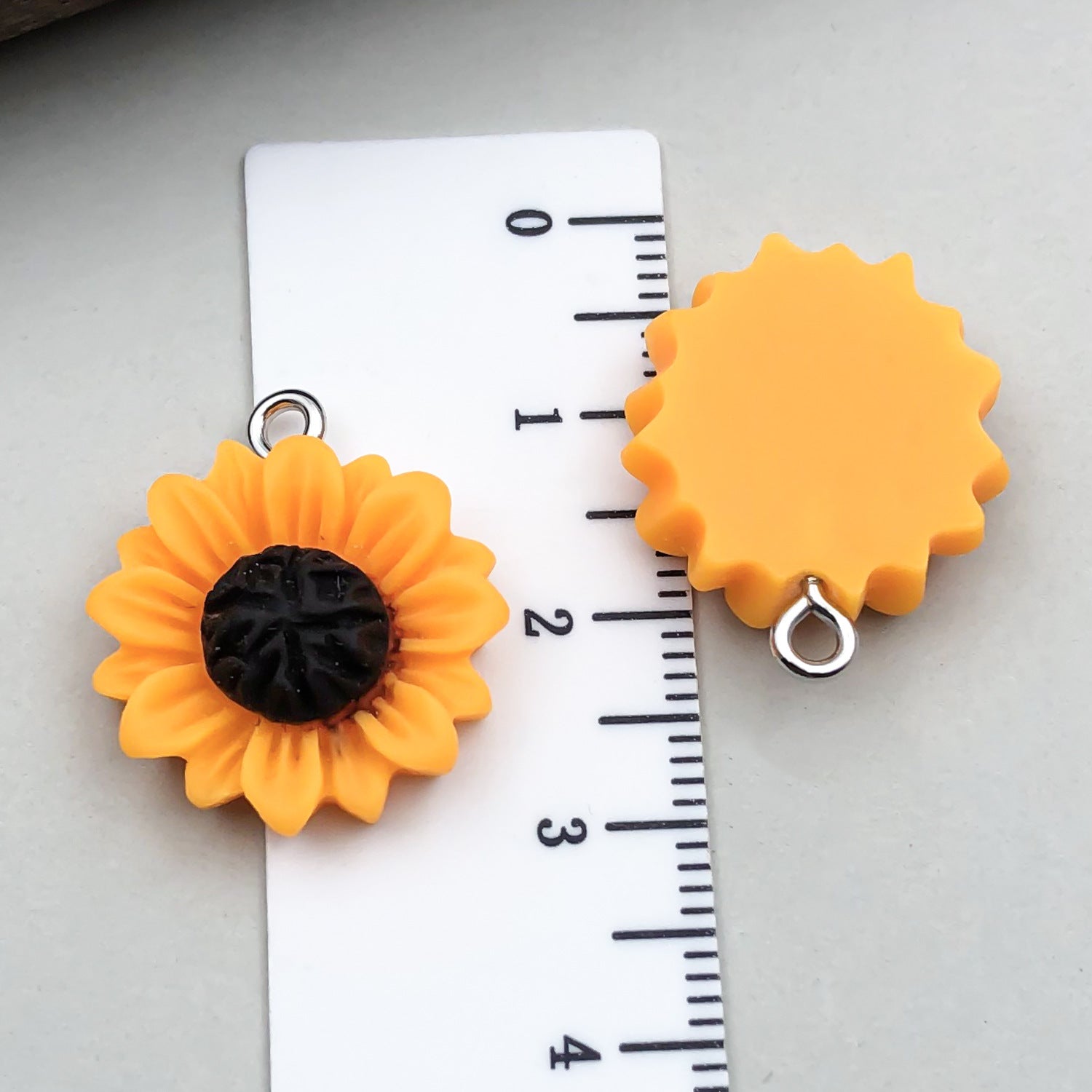 Acrylic Sunflower Daisy Bee Charm Pendant for DIY Handmade Earrings Necklace Keychain Jewelry