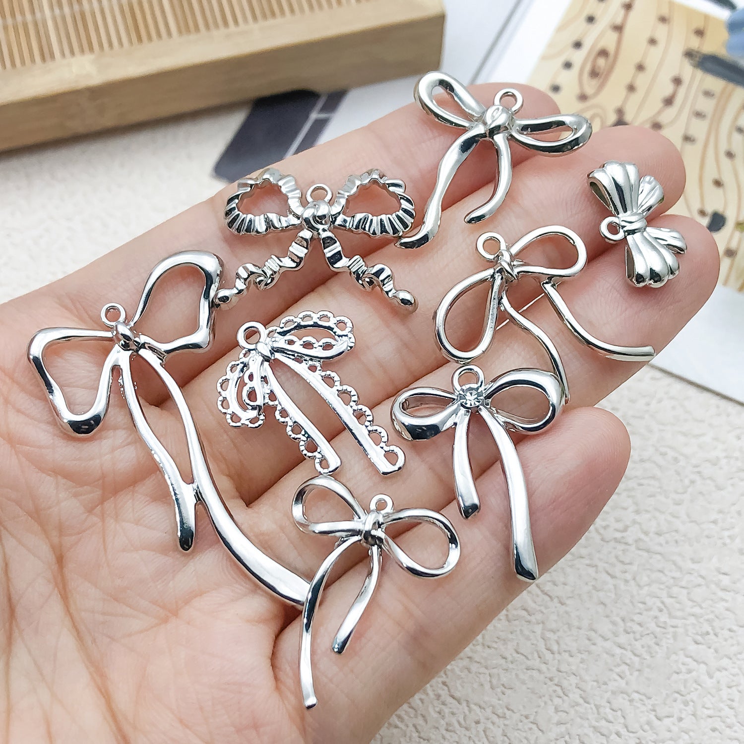 Plated Zinc Alloy Hollow Bowknot Butterfly Charm Pendant for DIY Necklace Bracelet Earrings