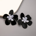 Resin Five-Petal Flower Stud Earrings Magenta And Black view 4