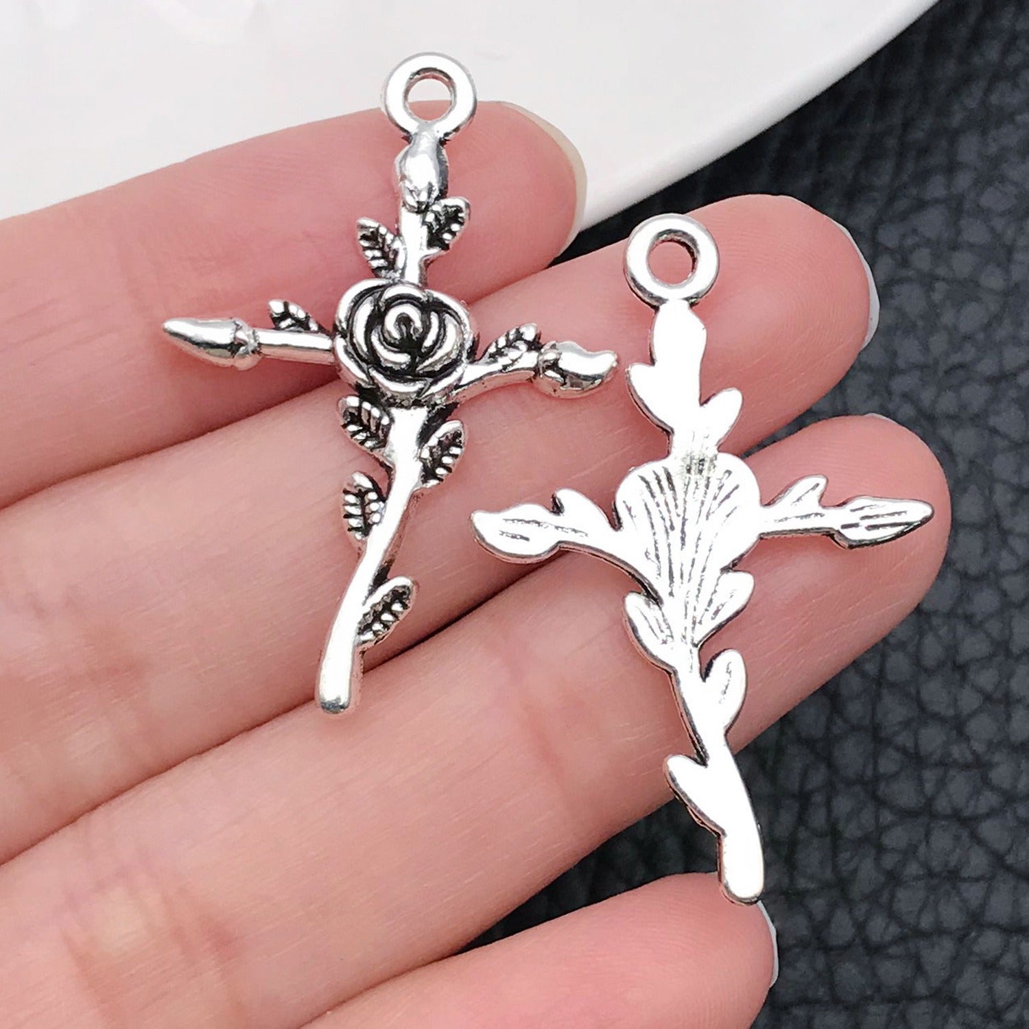 Antique Silver Zinc Alloy Hollow Heart Cross Charm Pendant for DIY Necklace Earring Keychain