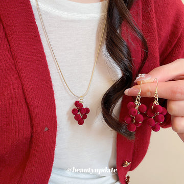 Red Flocked Grape Cluster Necklace Hook Earrings Gold Tone