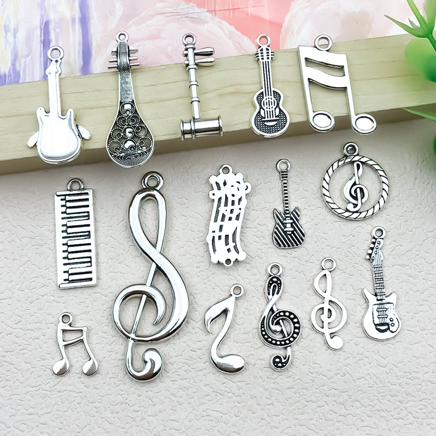 Antique Silver Zinc Alloy Music Note Guitar Charm Pendant for DIY Earring Necklace Making