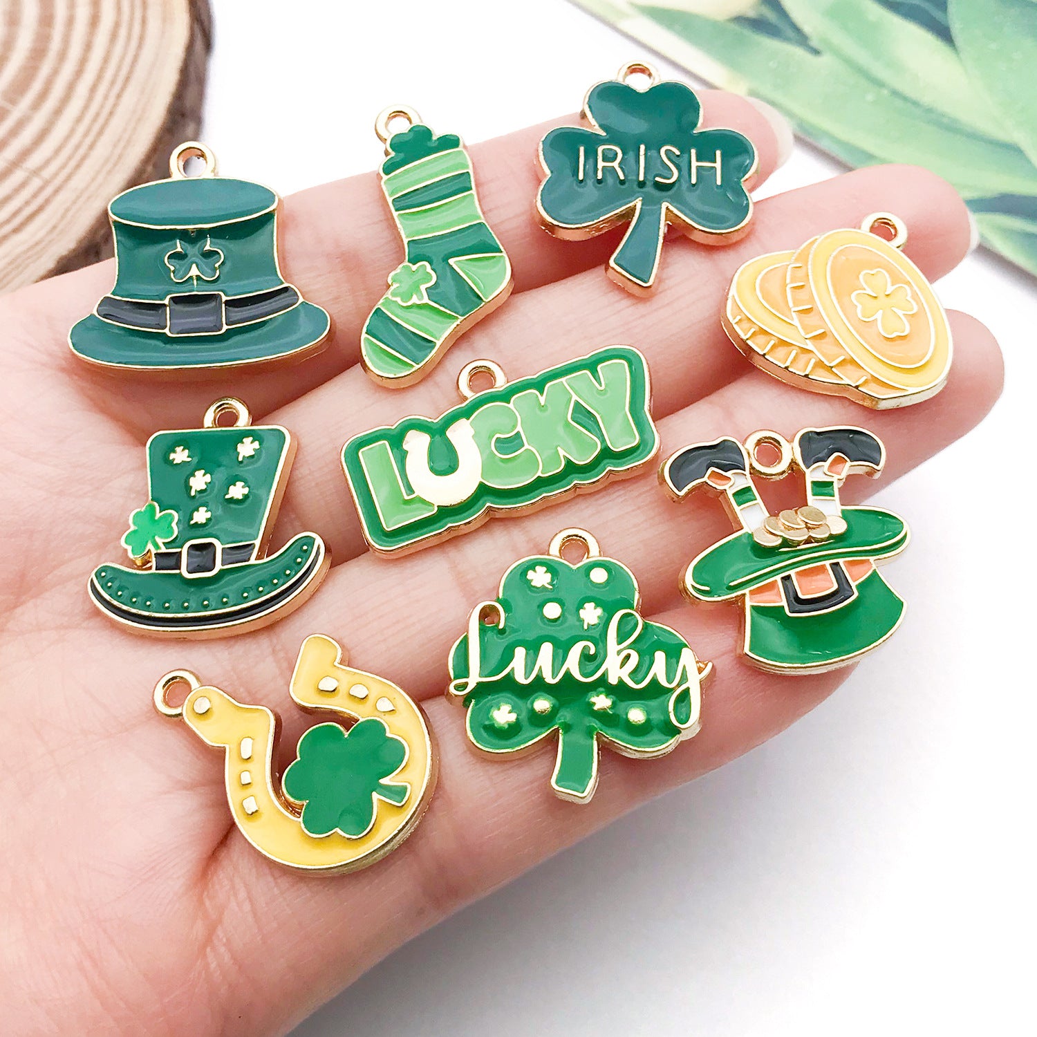 Zinc Alloy Enamel Green Lucky Clover Charm Pendant for Irish Festival Bracelet Keychain Making