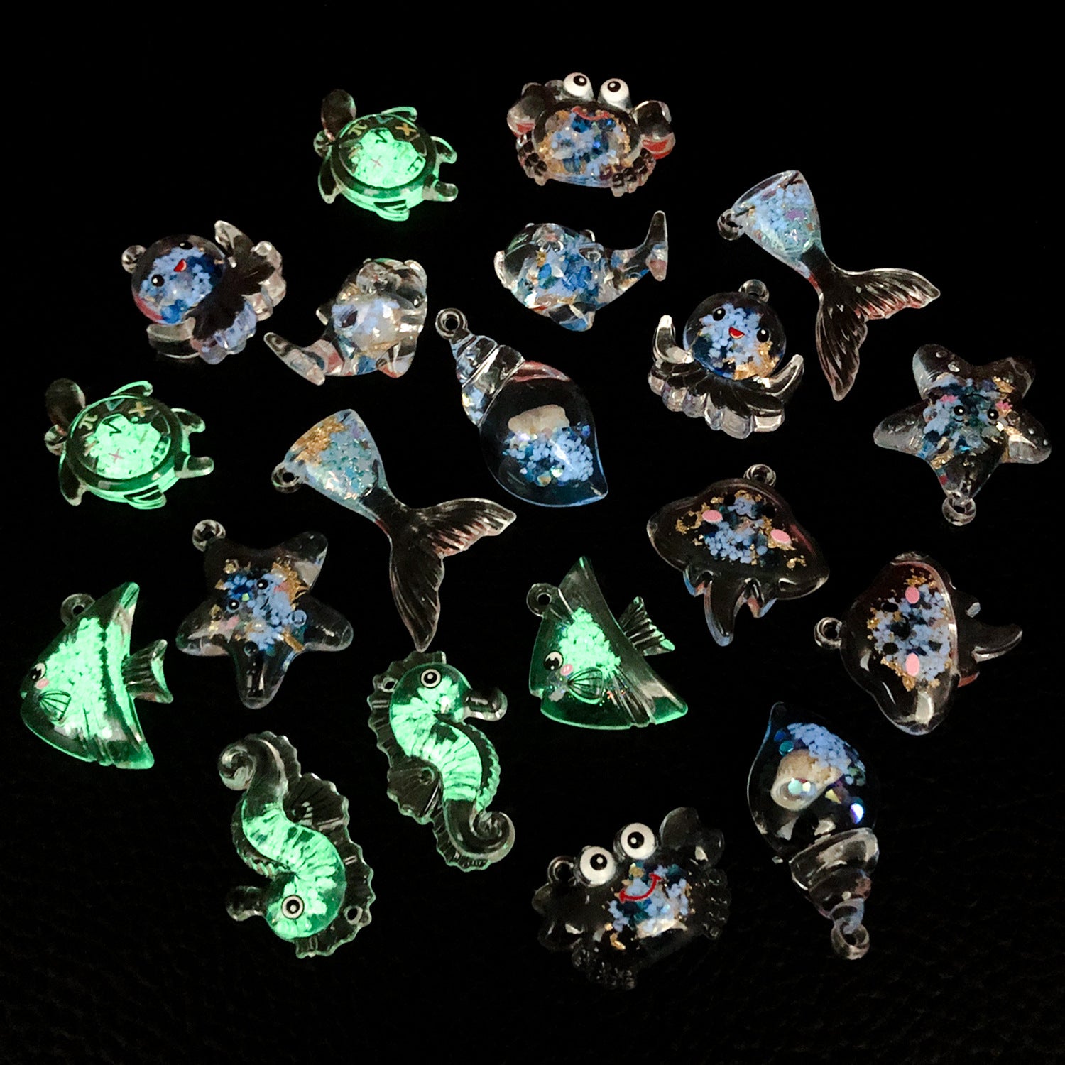 Acrylic Luminous Blue Manta Ray Fish Charm Pendant for DIY Keychain Earrings Hair Tie
