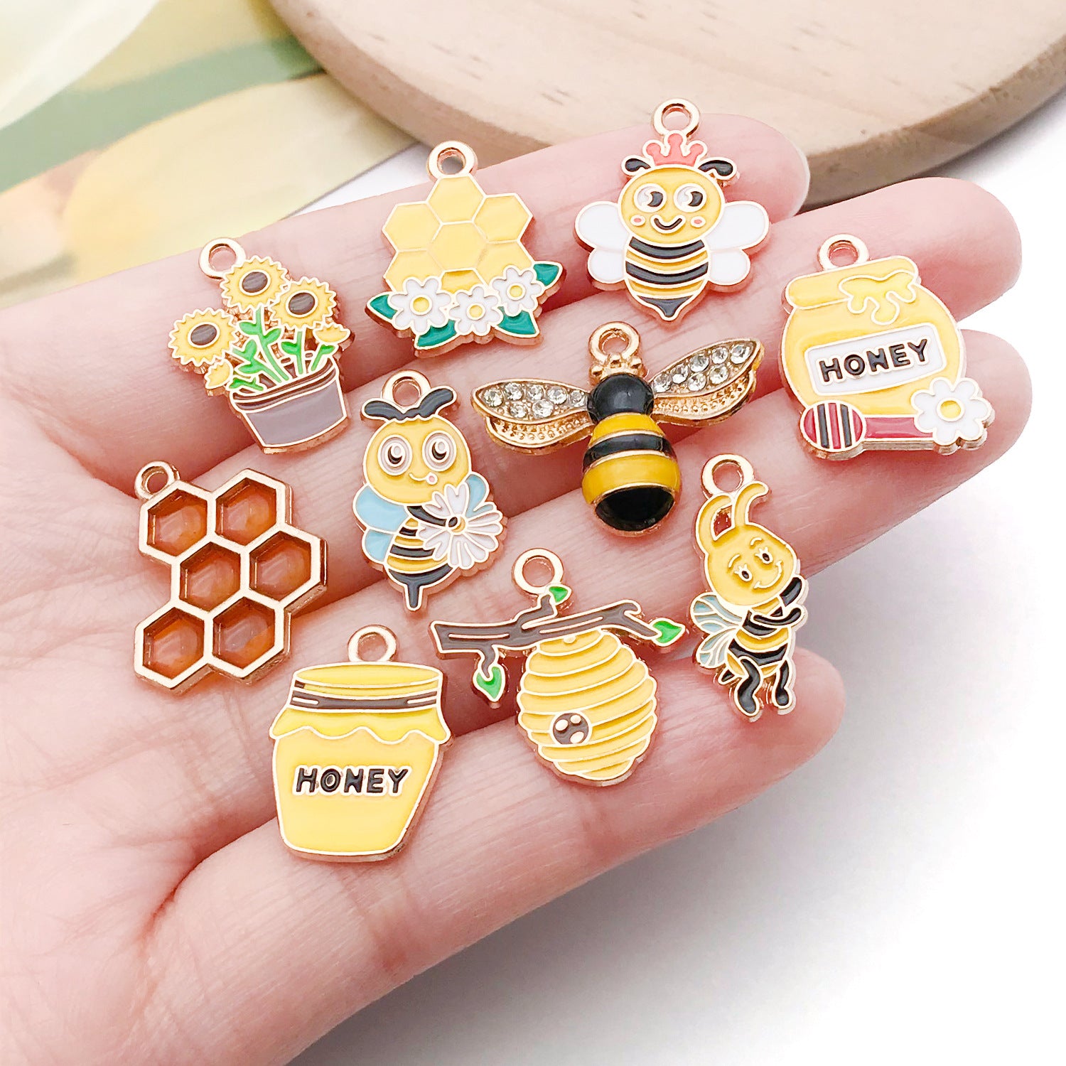 Zinc Alloy Enamel Bee Honeycomb Sunflower Charm Pendant for DIY Necklace Bracelet Keychain