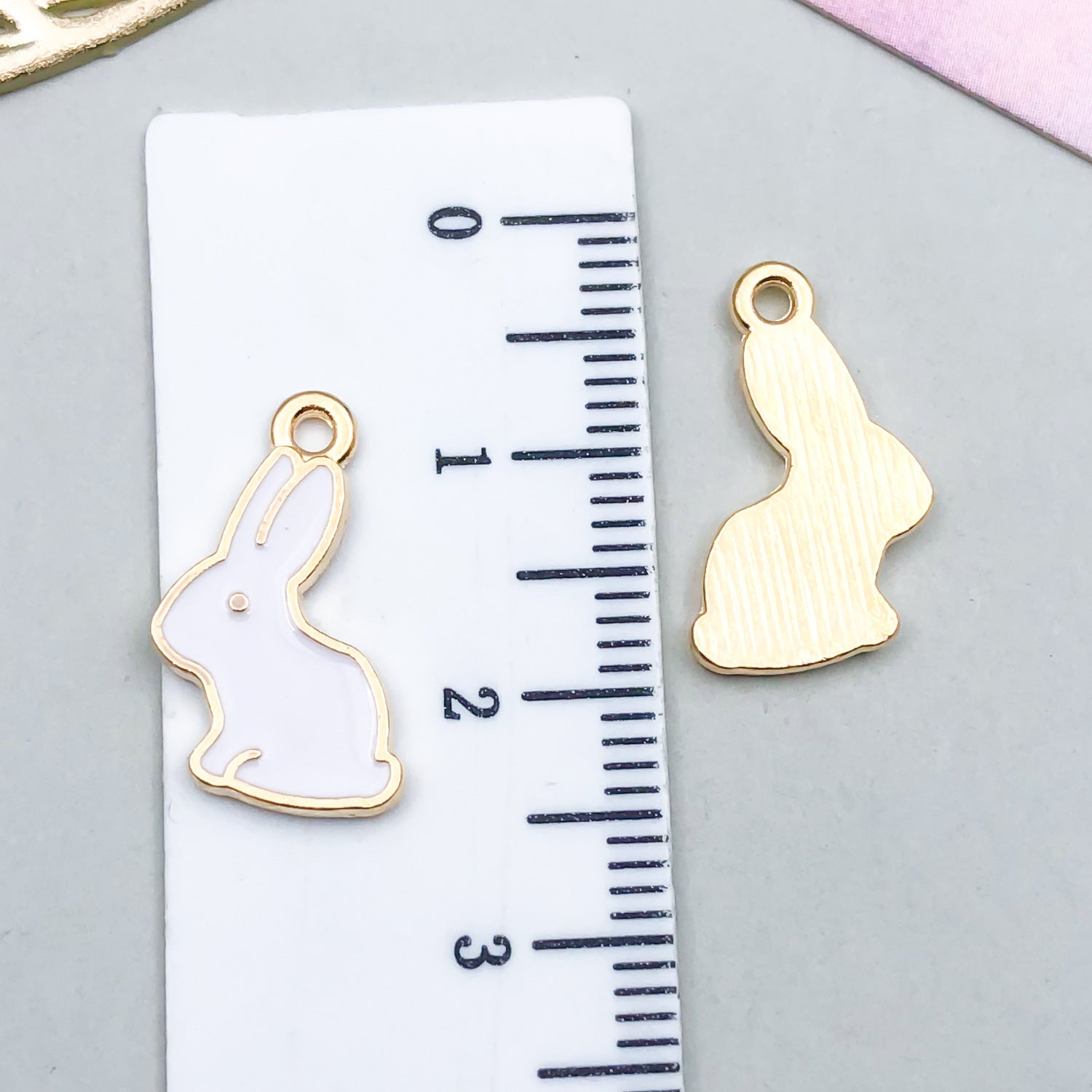 Enamel Zinc Alloy White Rabbit Carrot charm pendants for DIY keychains bracelets necklaces