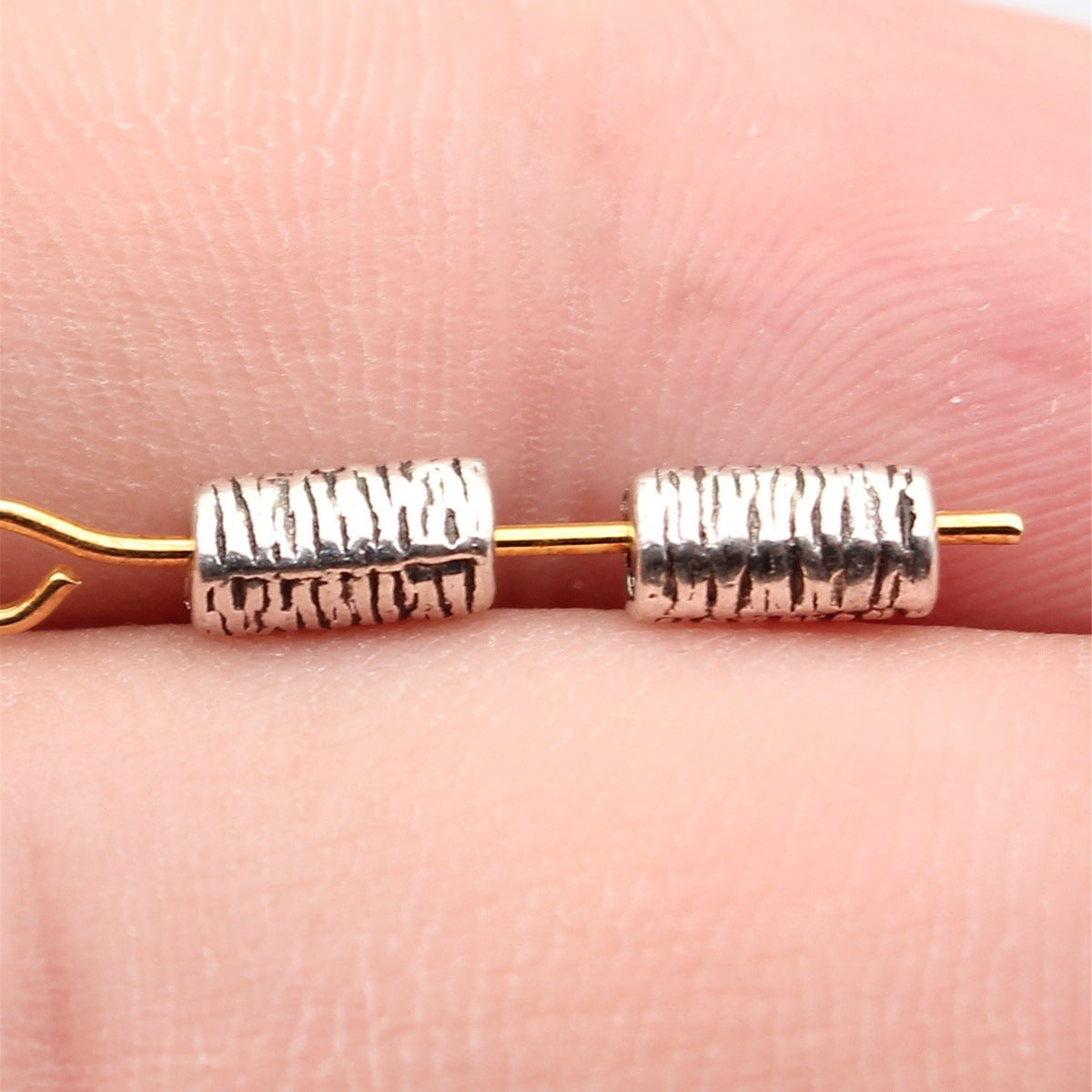 7x3.7x3.7mm 0.38g Antique Silver Zinc Alloy Wood Grain Cylinder Loose Metal Beads for Bracelet DIY Jewelry