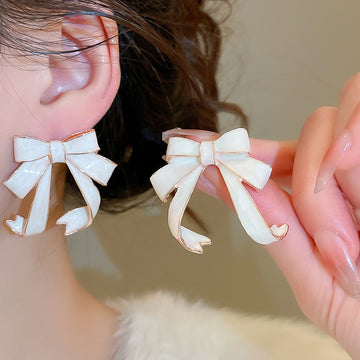 White Floral and Geometric Earring Collection with 40 Styles