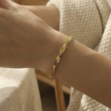 Twisted Herringbone Snake Chain Gold Bracelet 17cm