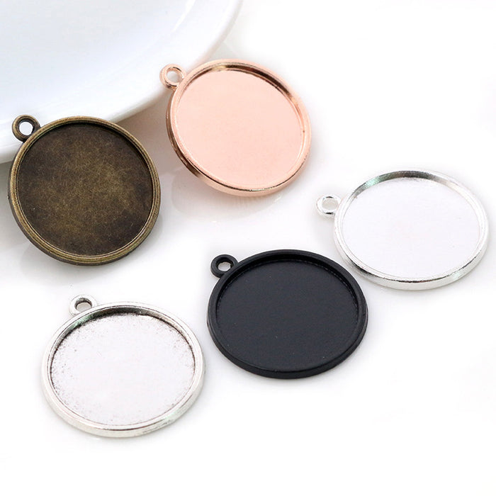 Round Alloy Pendant Cabochon Trays in Five Metal Finishes
