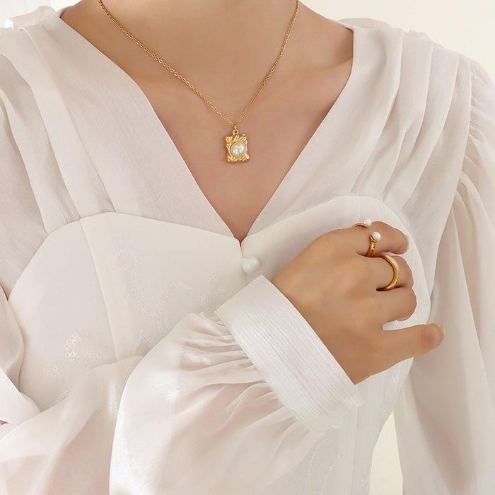 Gold Wavy Square Faux Pearl Pendant Chain Necklace