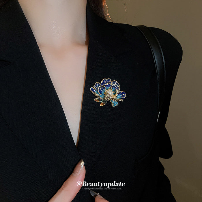 Gold Tone Pink Enamel Flower Brooch With Pearl Like Center