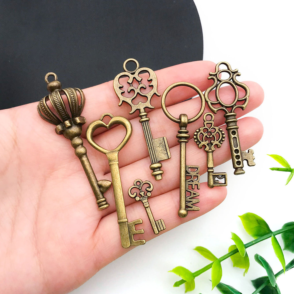 Antique Bronze Zinc Alloy Heart Key Charm Pendant for DIY Fashion Jewelry Making