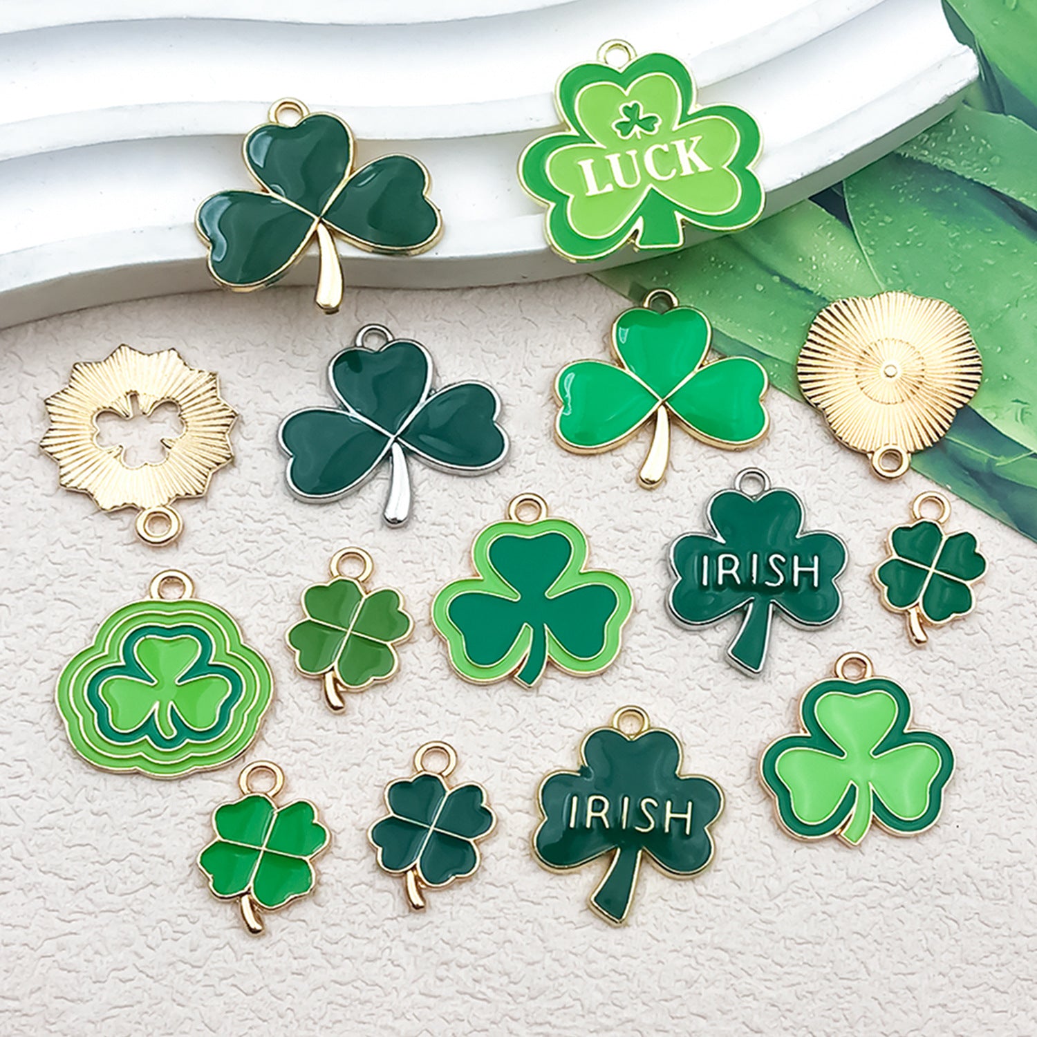 Zinc Alloy Irish Clover Hat Beer Festival Charm Pendant for Necklace Keychain DIY