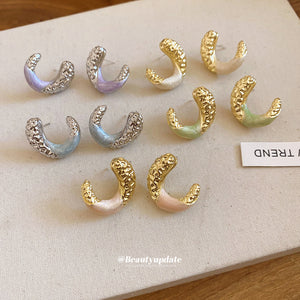 Pair of Metal Tone Purple Enamel Textured C-Shaped Stud Earrings