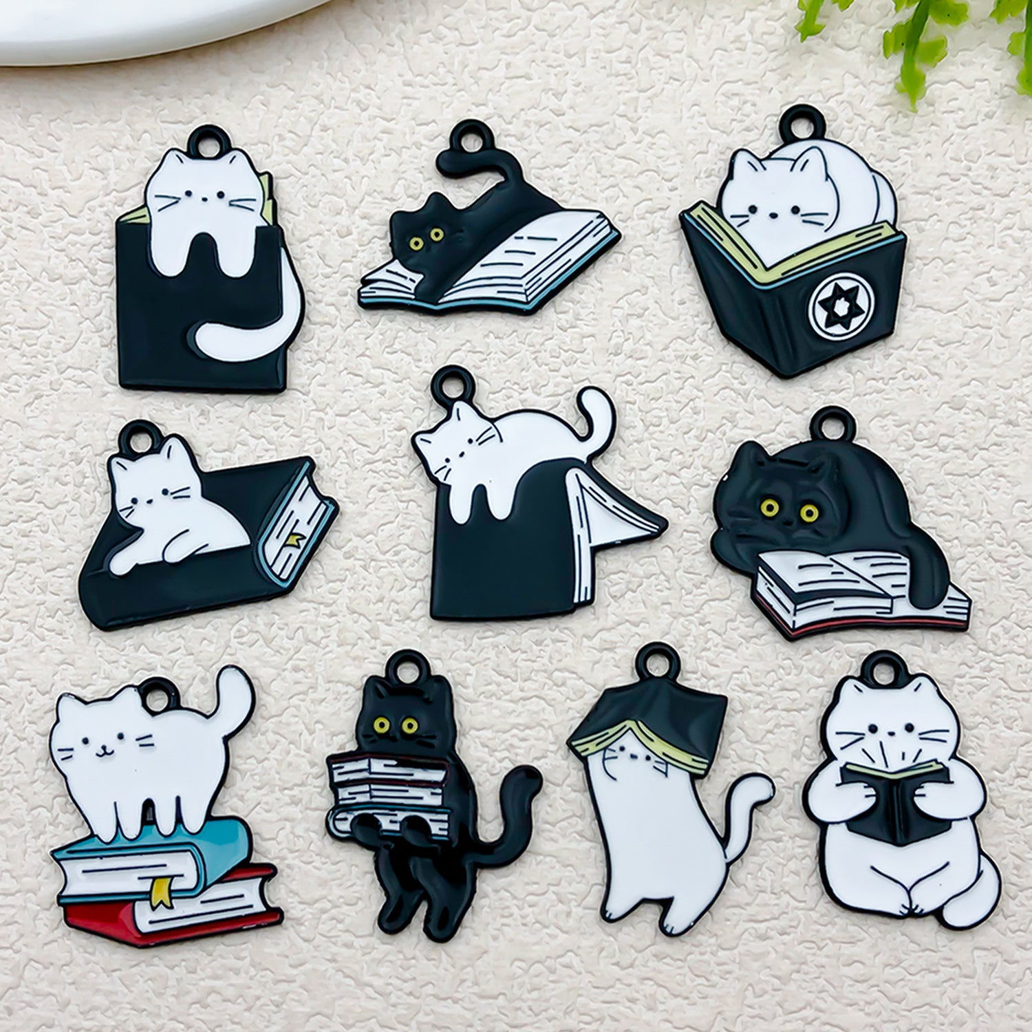 Black White Enamel Zinc Alloy Reading Cat Charm Pendant for DIY Necklace Earring Bracelet