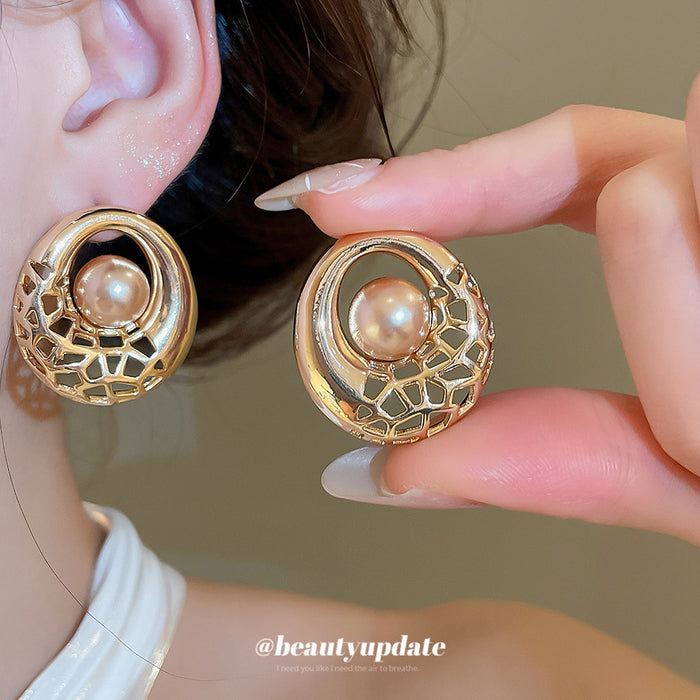 Openwork Round Pearl Stud Earrings in Gold Tone Fashion Jewelry