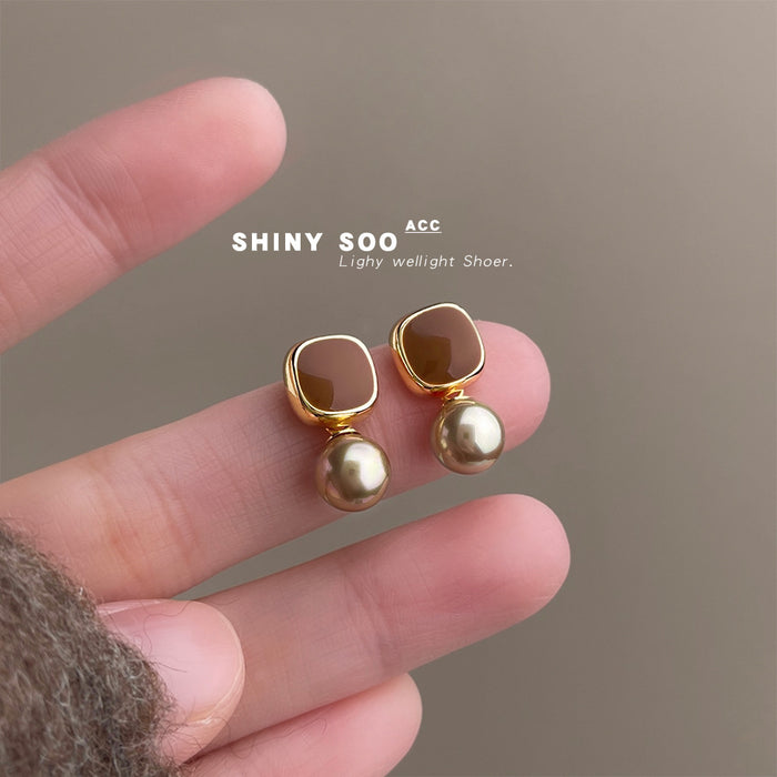 Mocha Enamel Square Champagne Pearl Drop Earrings Gold