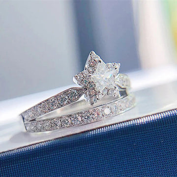 White Gold Tone Star Double Band Clear Pavé Finger Ring 6-10