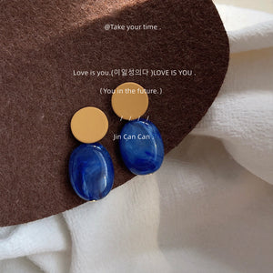 Matte Beige Disc Studs Blue Marbled Oval Drop Earrings