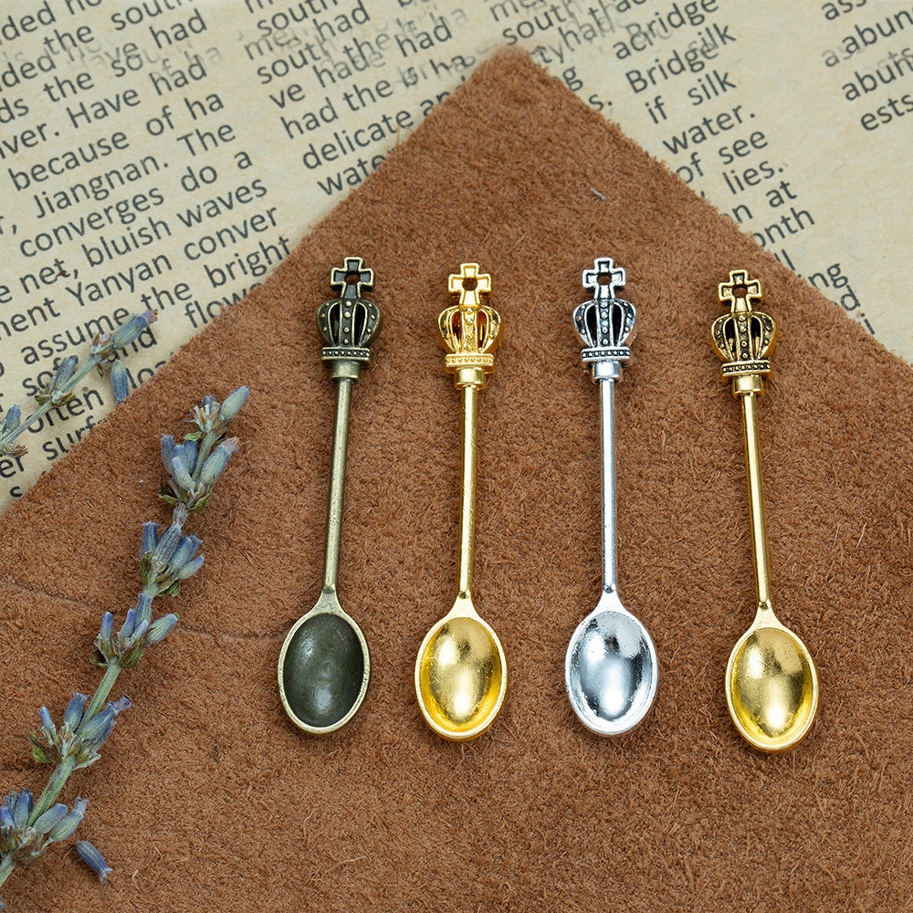 56x10mm Vintage Crown Spoon Alloy Charm Pendant