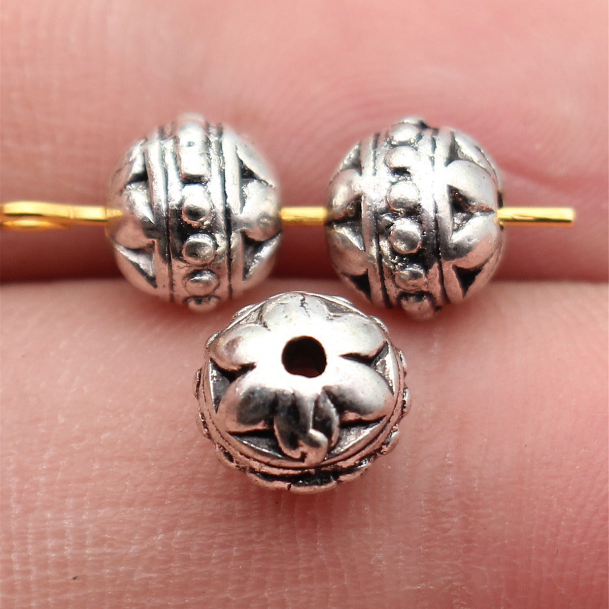 7.9x7.9x7.9mm 1.3g Antique Silver Zinc Alloy Double Sided Floral Pattern Spacer Beads for DIY Bracelets