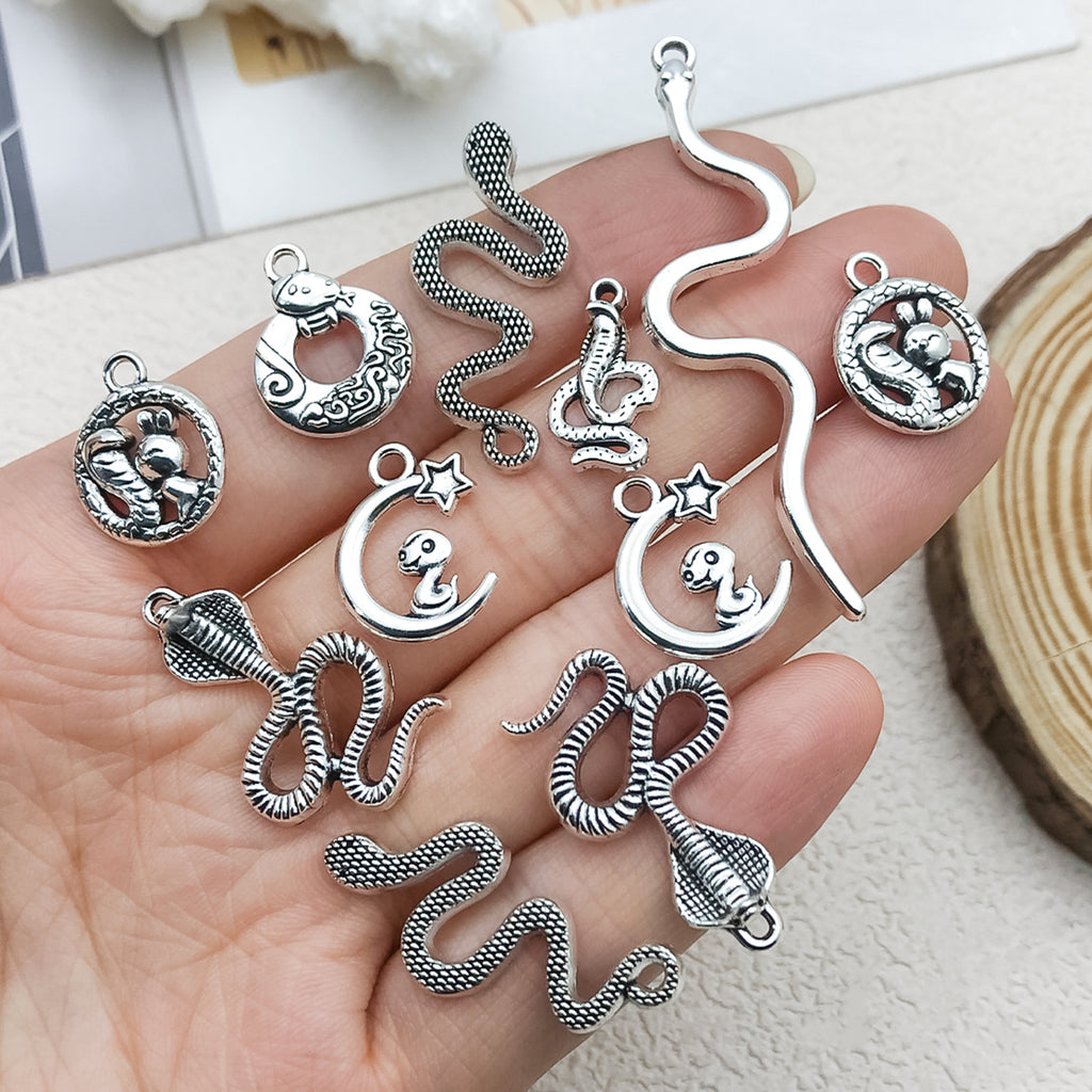 Zinc Alloy Snake Zodiac Snake charm pendants for DIY necklaces earrings bracelets accessories