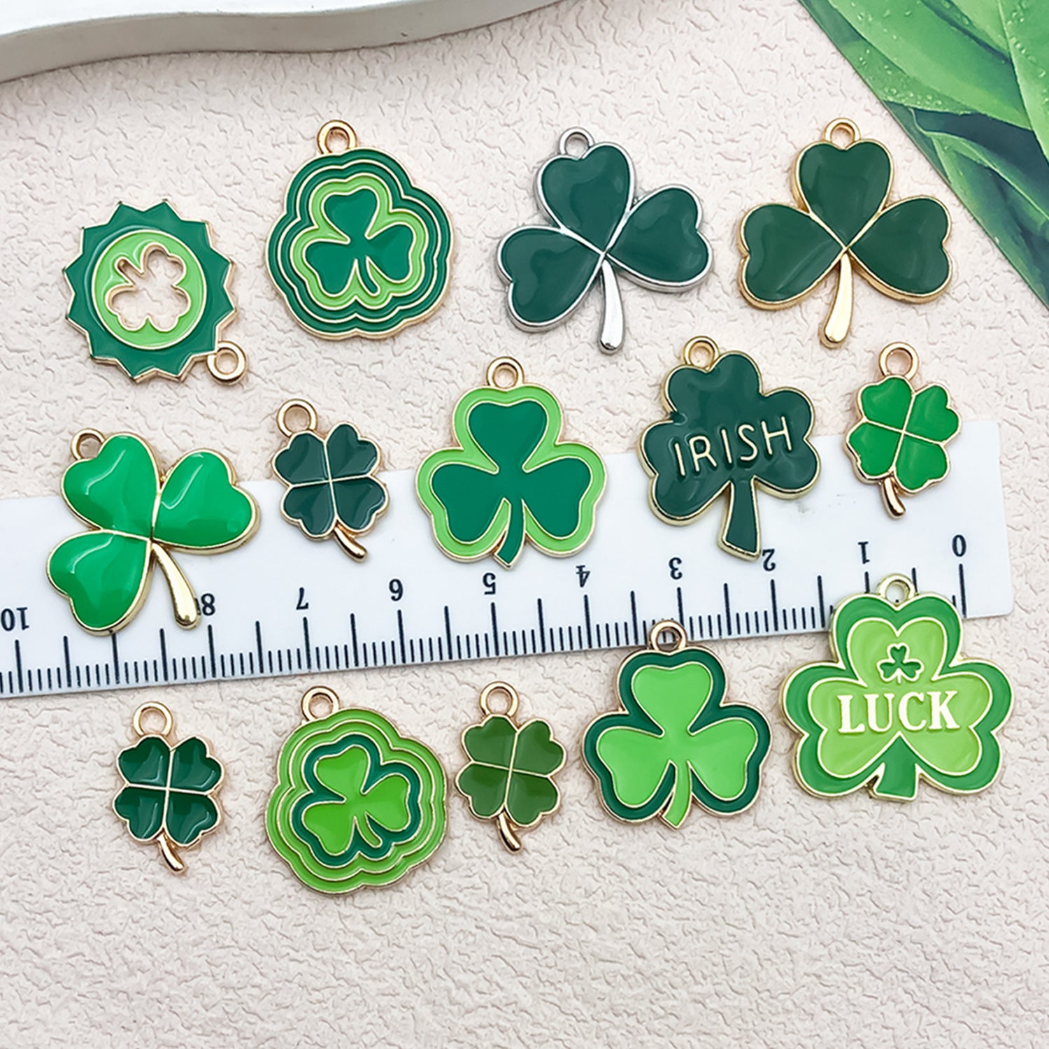 Zinc Alloy Irish Clover Hat Beer Festival Charm Pendant for Necklace Keychain DIY