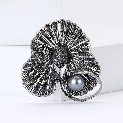 古银贝壳珍珠胸针 shown in product view 2 with visible metal and stone details