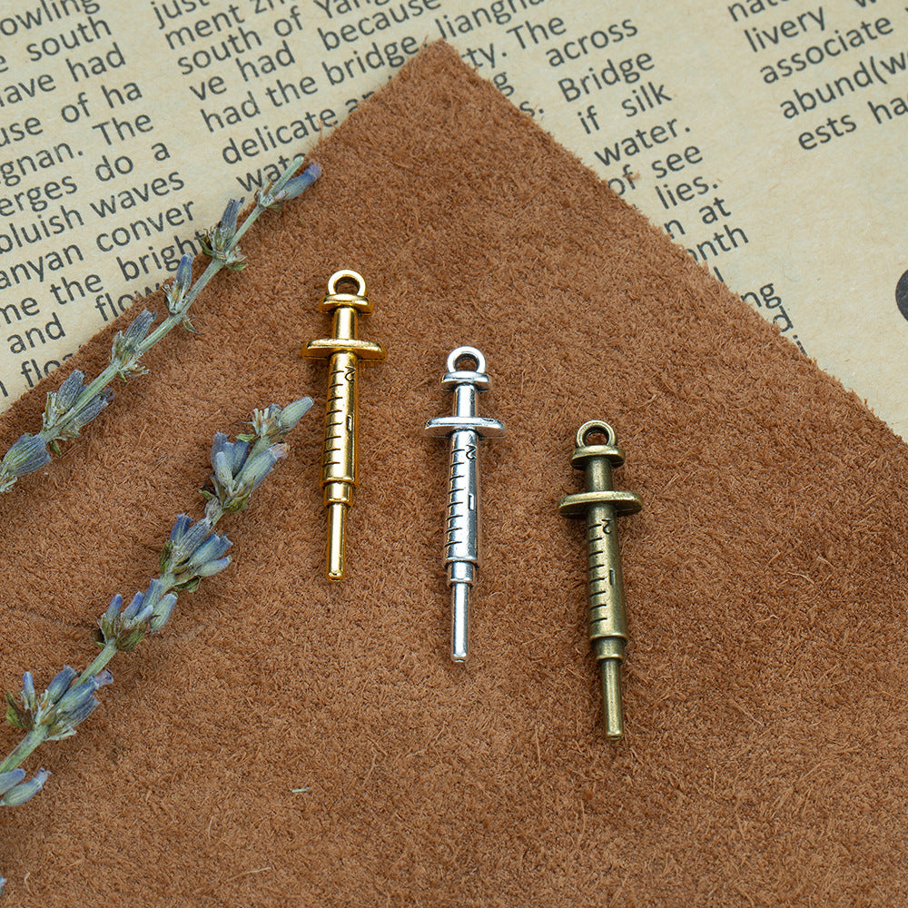 36x9mm Vintage 3D Syringe Alloy Charm Pendant Keychain