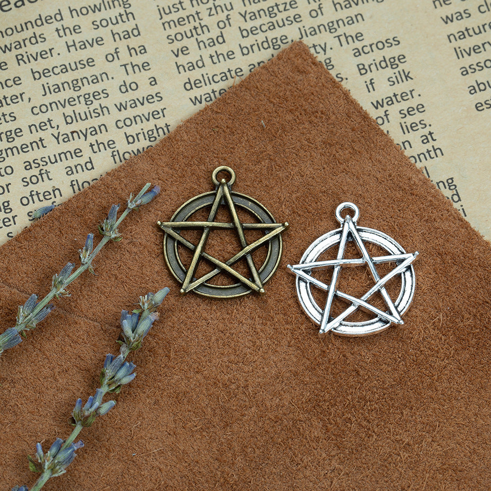 30x28mm Vintage Circle Star Alloy Charm Pendant