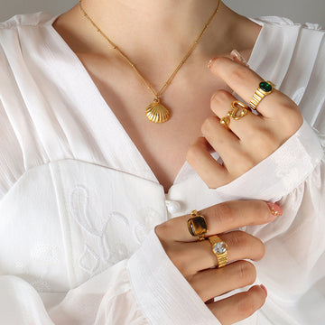 Scallop Shell Pendant Necklace Satellite Chain Gold Rose