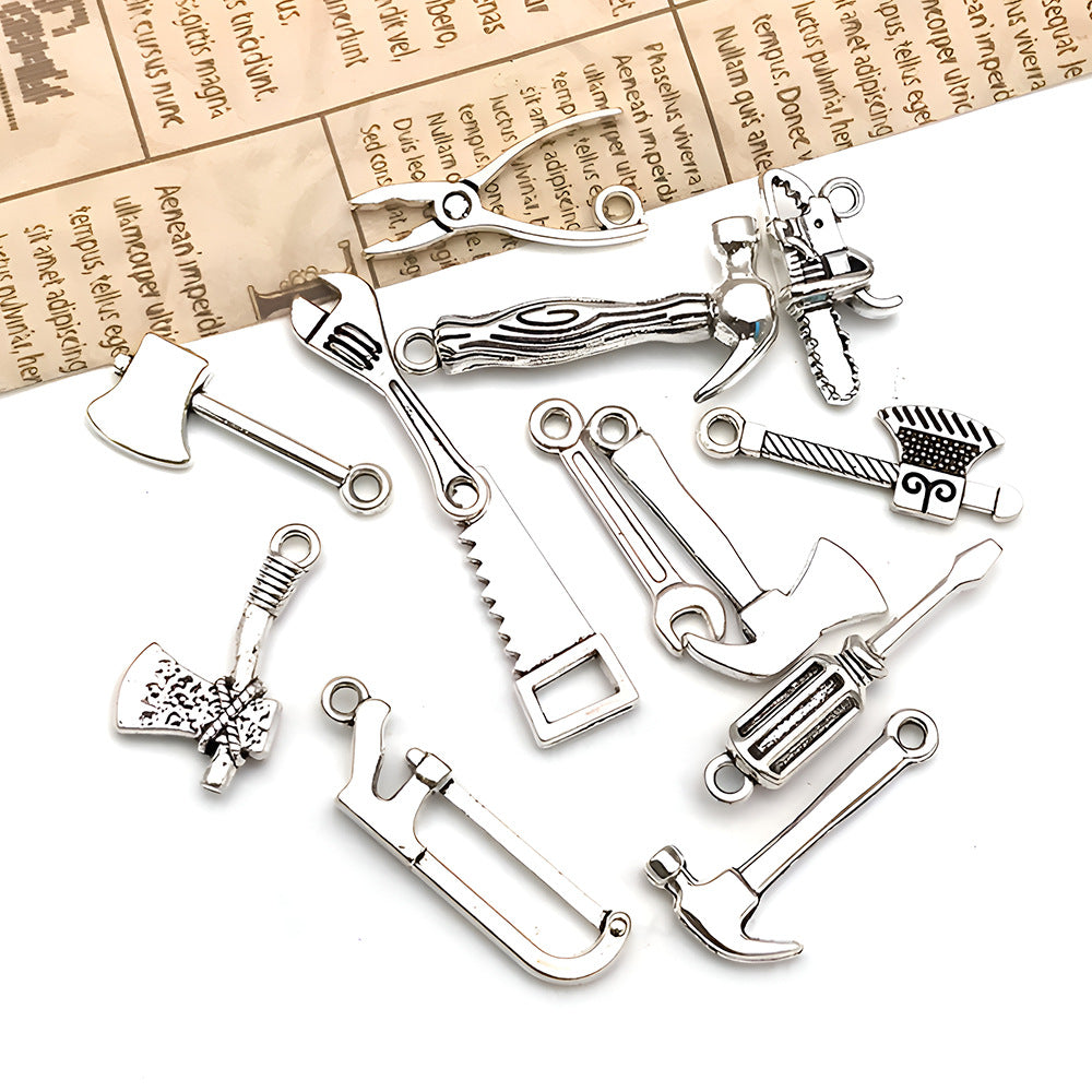 Antique Silver Zinc Alloy Tool Hammer Saw Axe Chainsaw Charm Pendant for DIY Keychain