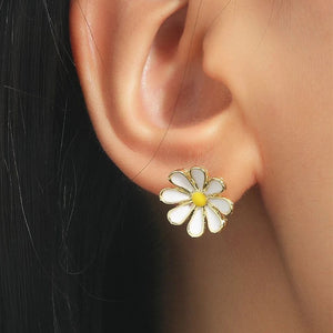 White Daisy Enamel Stud Earrings in Gold Tone Jewelry